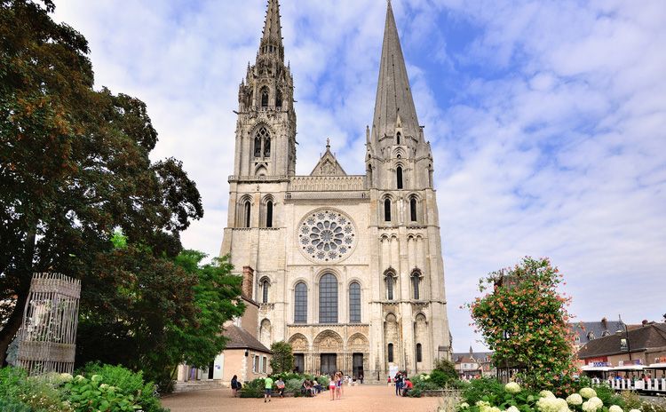 Chartres & Versailles palace - Full Day Tour