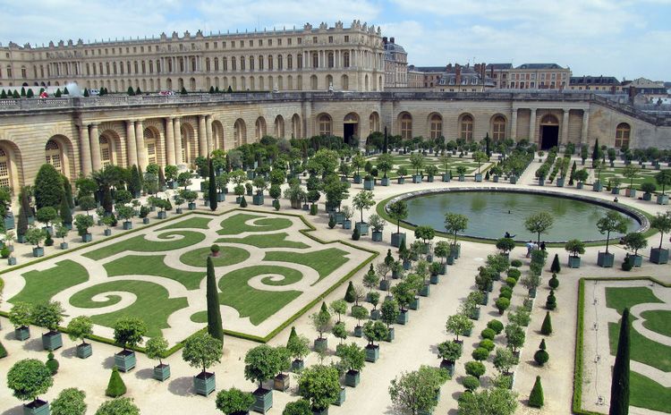 Versailles castle & Giverny - Full Day Tour